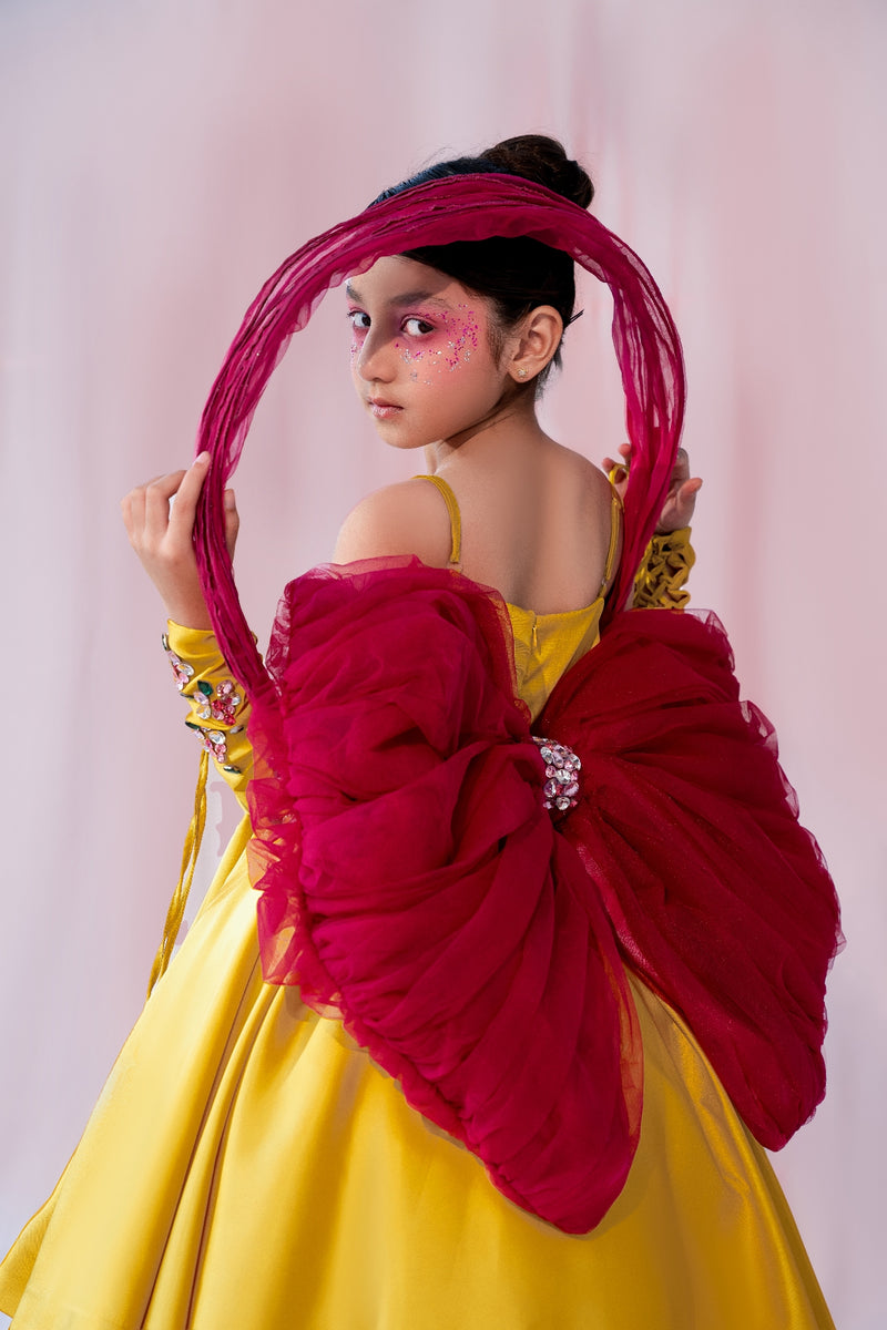 princess aurora yellow dress a daughter was born and they called her aurora.. #disney #edit #sleepi