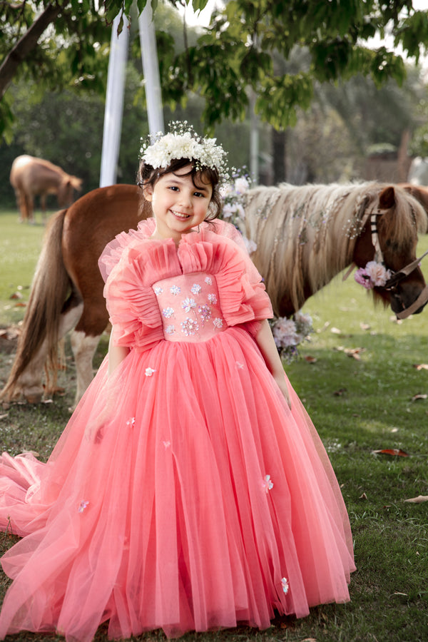 Pakistani bridal dresses, Latest bridal dresses, Bridal elegance